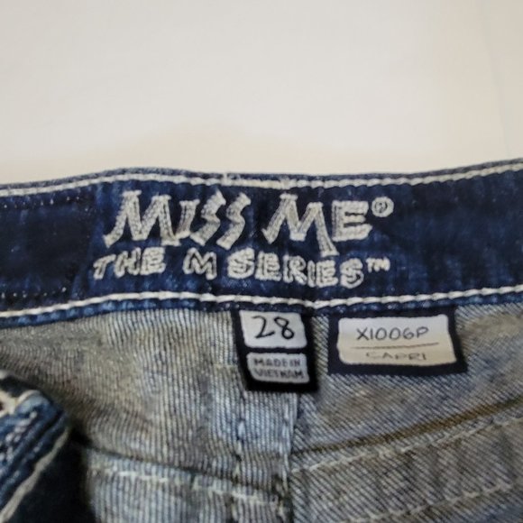 Miss Me “ The M Series” Capri Jeans - Picture 6 of 16